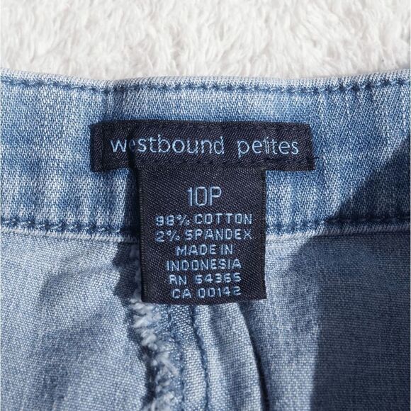 Westbound Petites Cotton Light Wash Capris - Picture 5 of 5